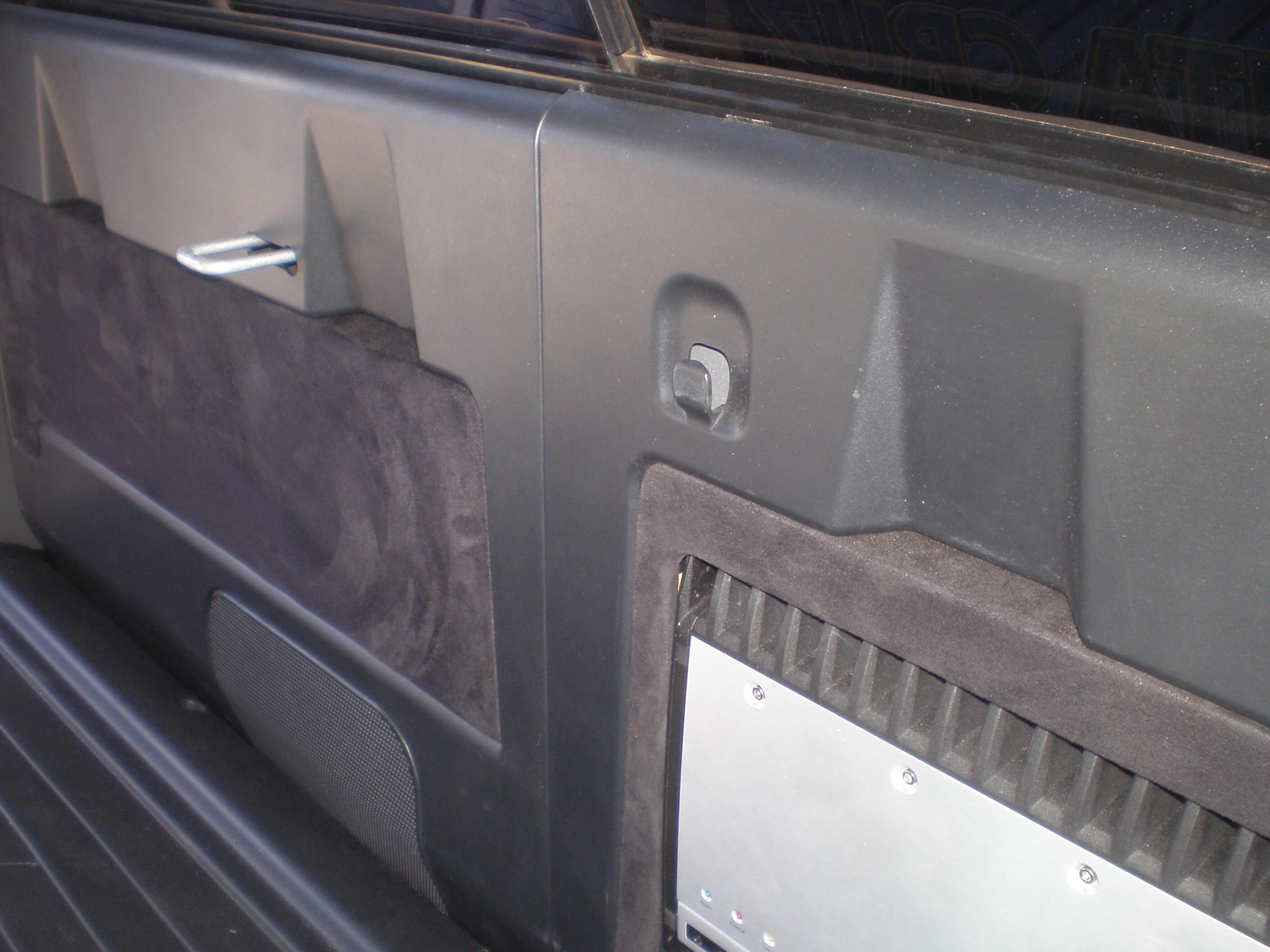 toyota tacoma subwoofer